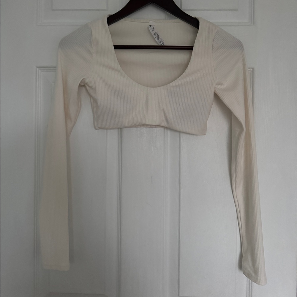 ALO Ribbed Scoop-Neck Long Sleeve Crop Top - Cream